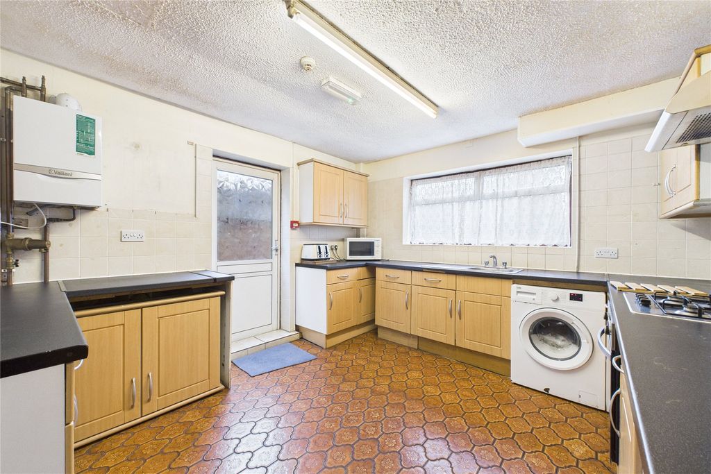 Property photo 3 of 6 Picture No. 04