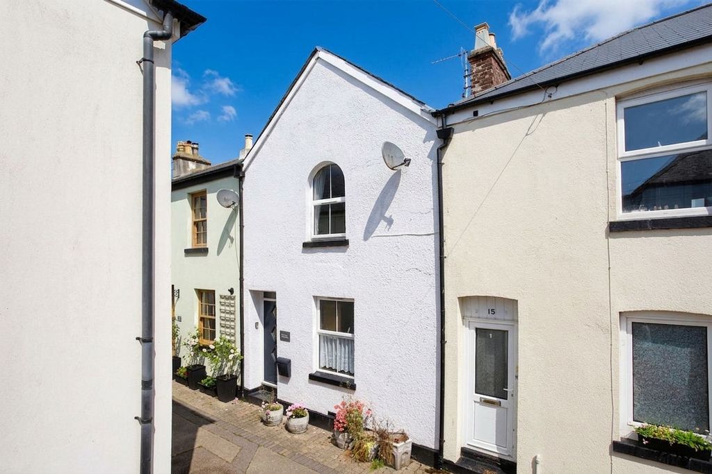 Property photo 1 of 15