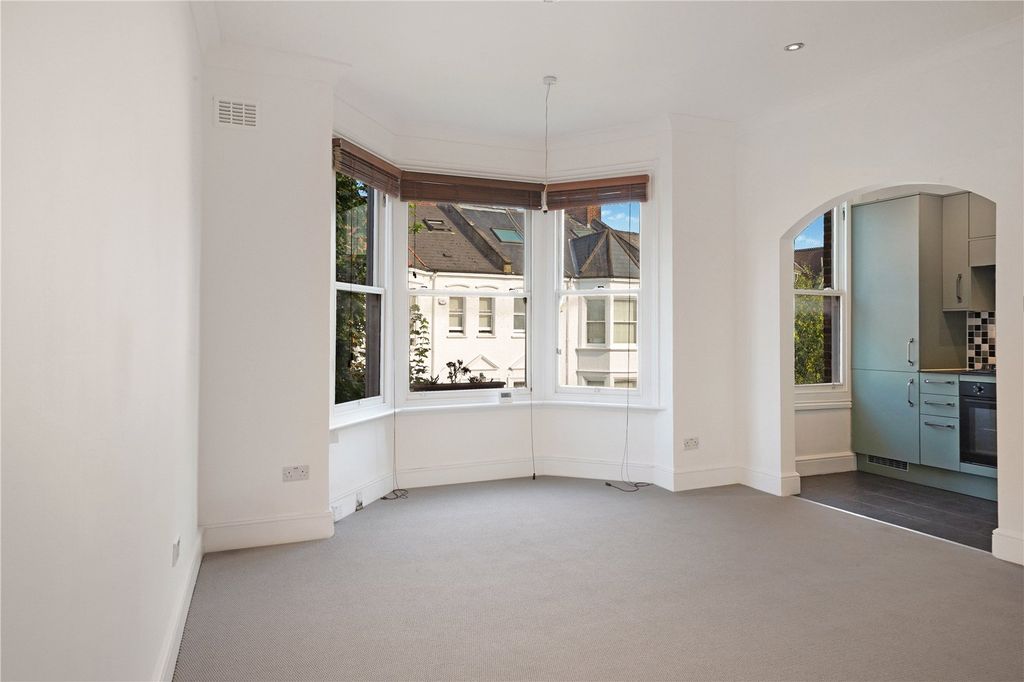 Property photo 2 of 21 Picture No. 31