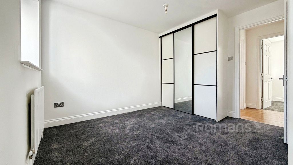 Property photo 3 of 8 Picture No. 10