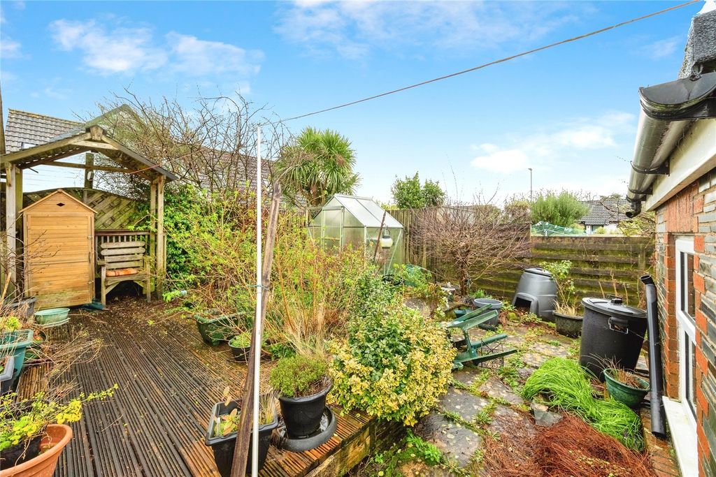 Property photo 2 of 11 Picture No. 18