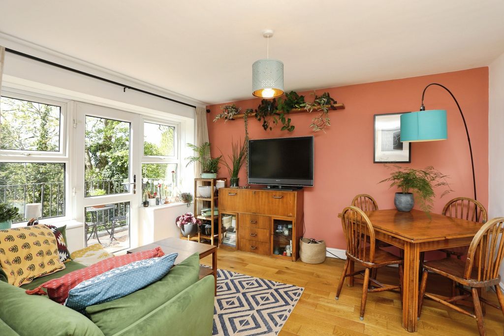 Property photo 1 of 15 Living Room