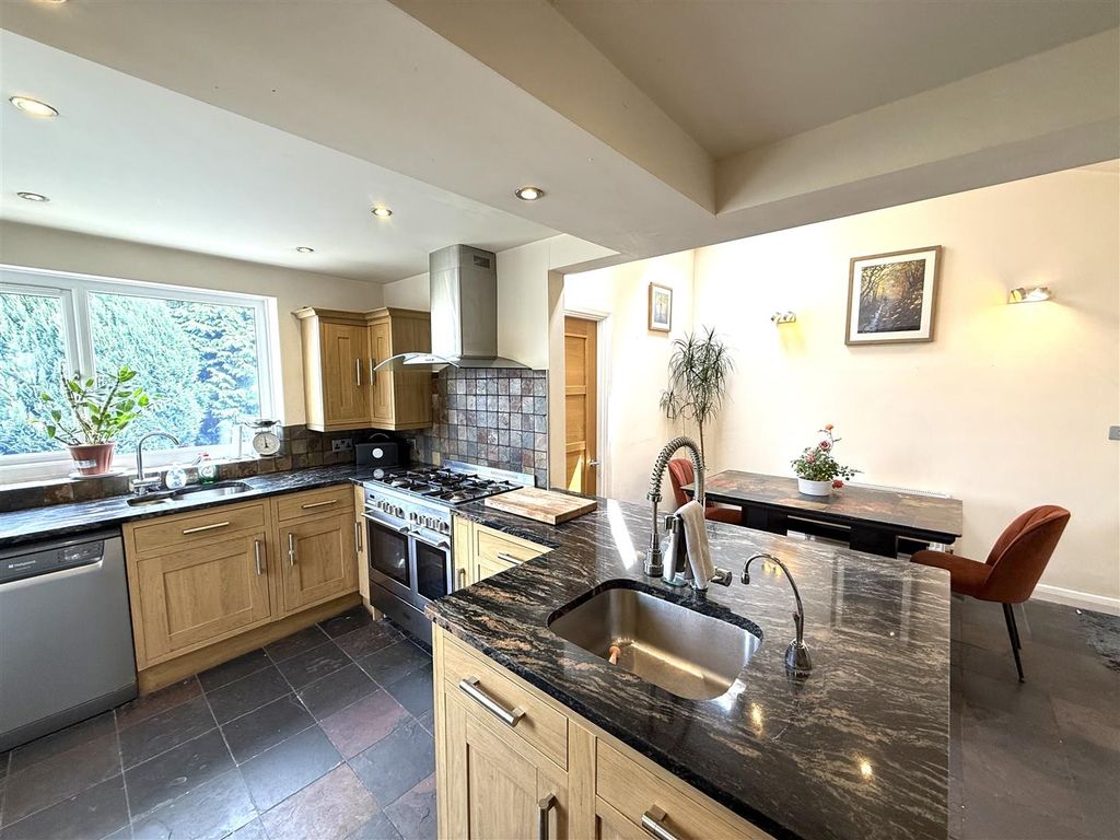 Property photo 3 of 13 Moorfield 12.Jpg