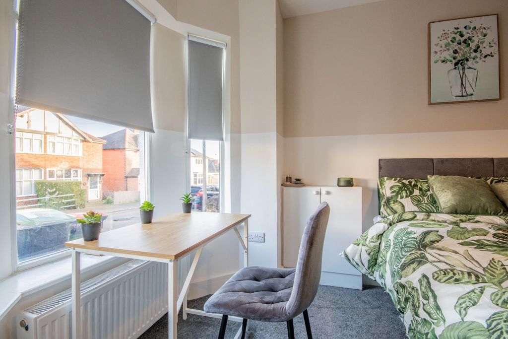 Property photo 3 of 11 E-3