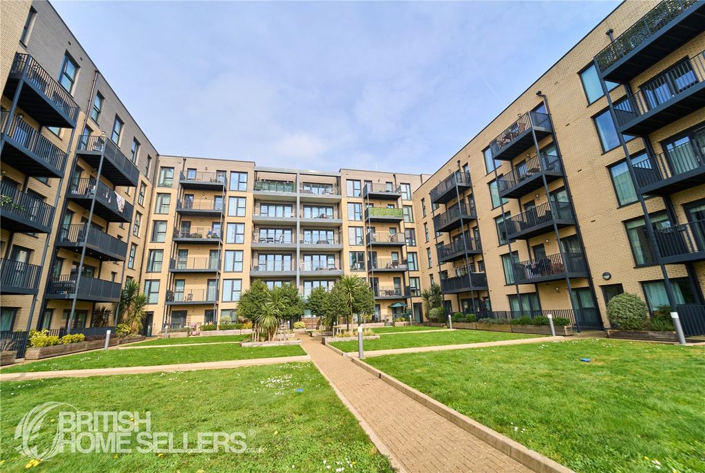 Property photo 2 of 17 Picture No. 11