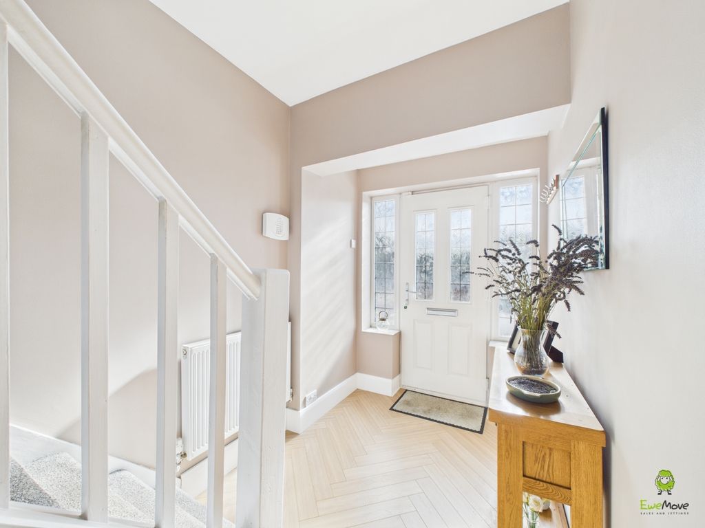 Property photo 3 of 18 Presented By Robert At Ewemove Bexleyheath And Dar