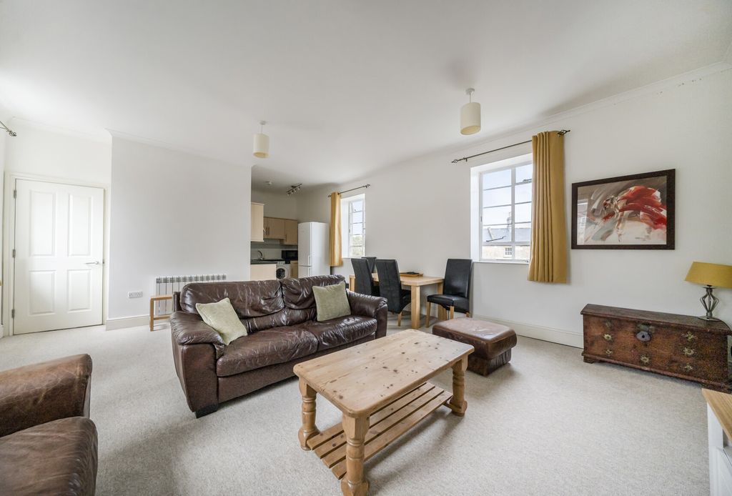Property photo 2 of 13 Sitting Room