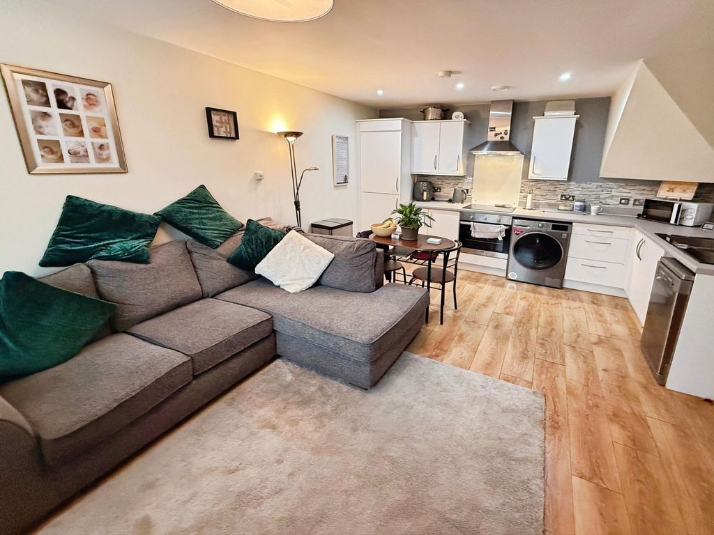Property photo 3 of 16