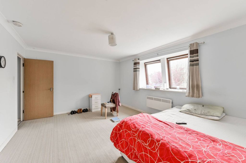 Property photo 1 of 6