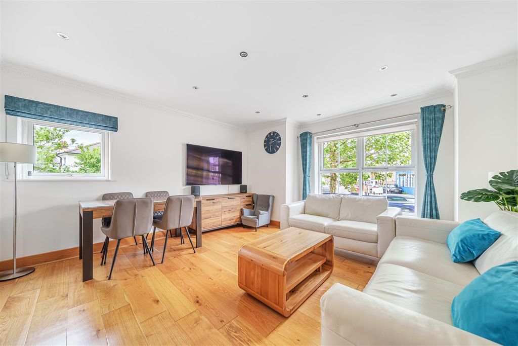 Property photo 3 of 20