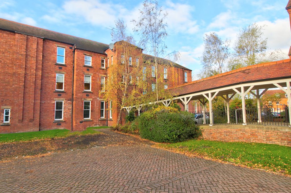 Property photo 1 of 13 Grounds