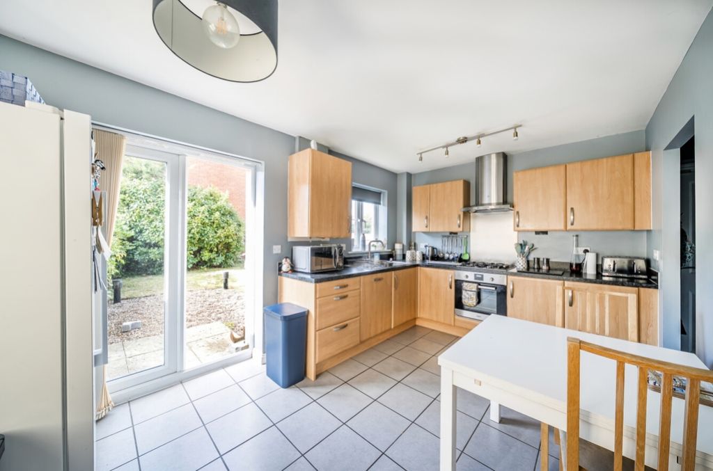 Property photo 2 of 17 Lrg_1335288-5-68Af27665Bbbc