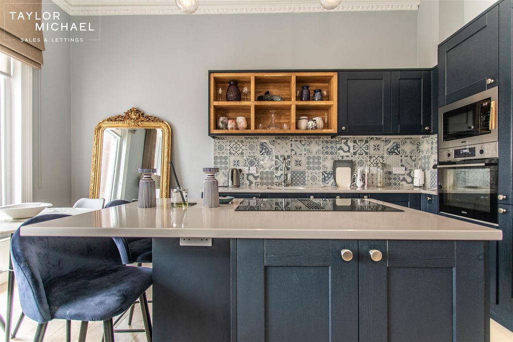 Property photo 2 of 19 Kitchen