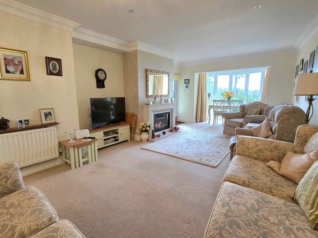 Property photo 3 of 27