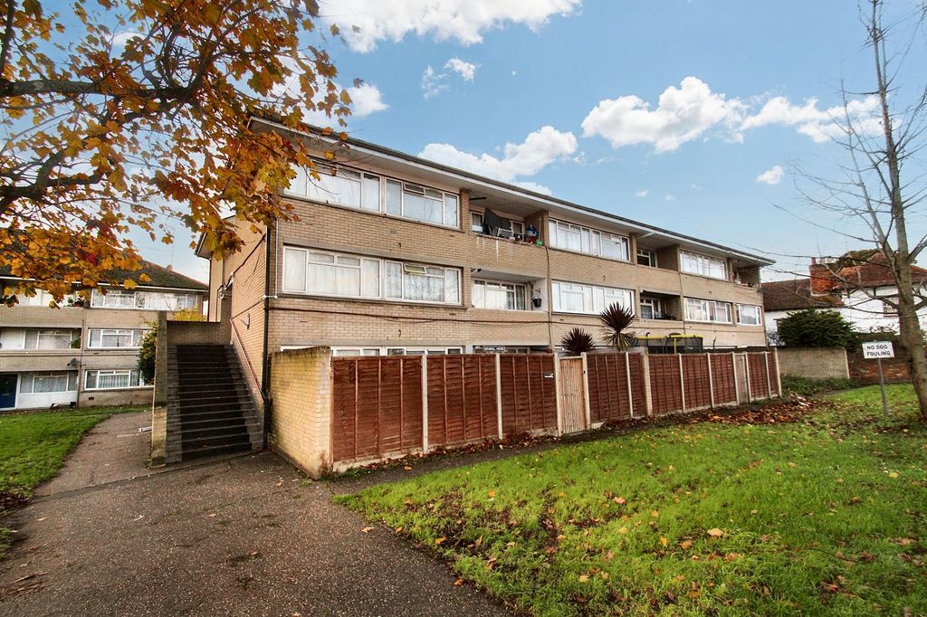 Property photo 1 of 6