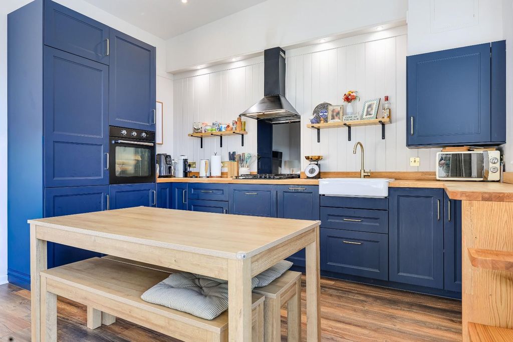 Property photo 3 of 18 Img (3)-2.Jpg