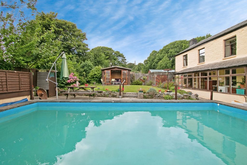 Property photo 2 of 22 Pool