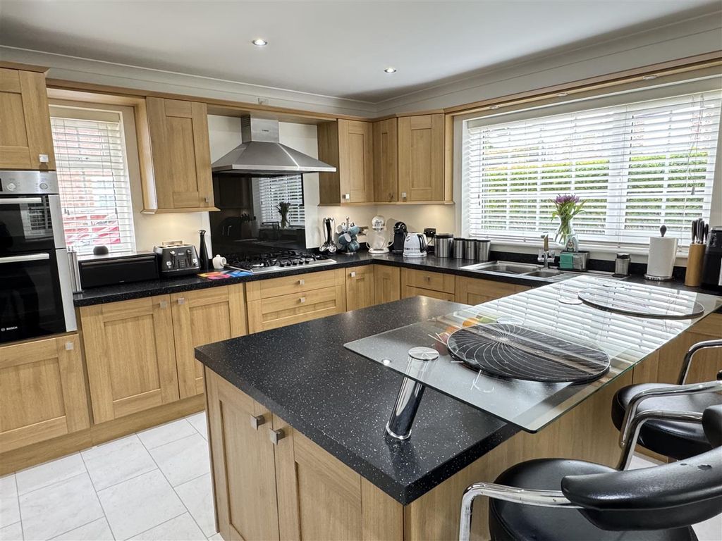 Property photo 2 of 32 Kitchen