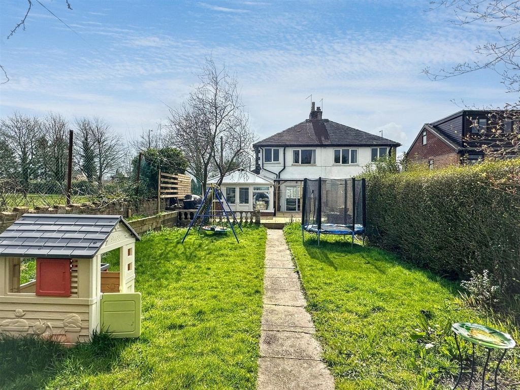 Property photo 3 of 27 Outside