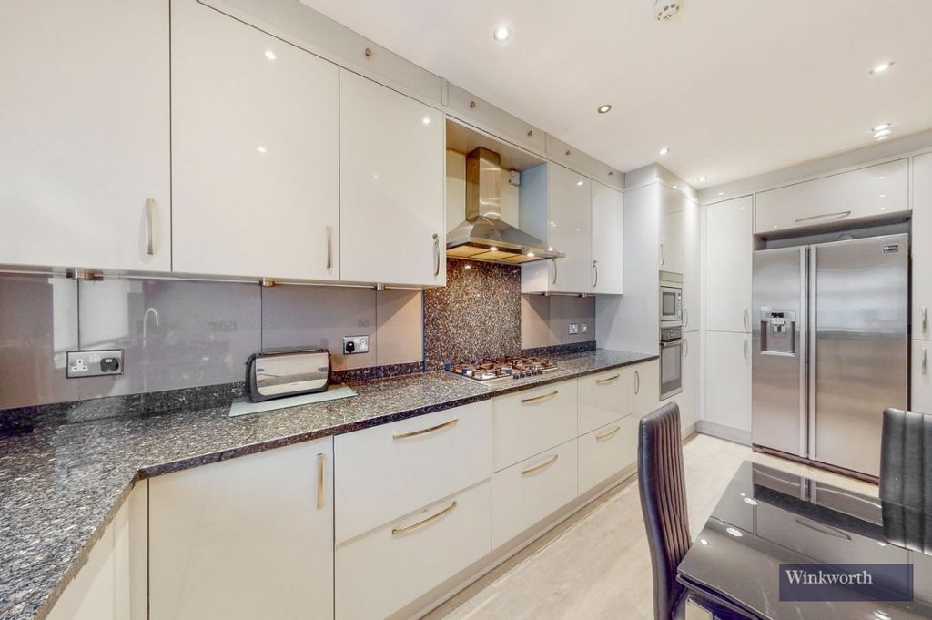 Property photo 2 of 11 Picture No. 03