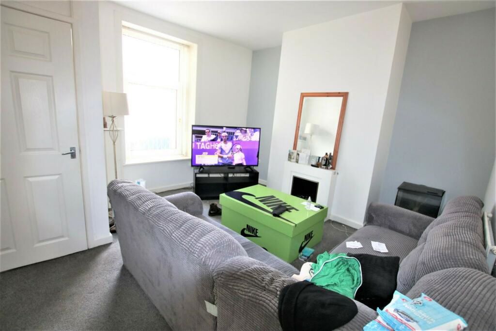 Property photo 2 of 8