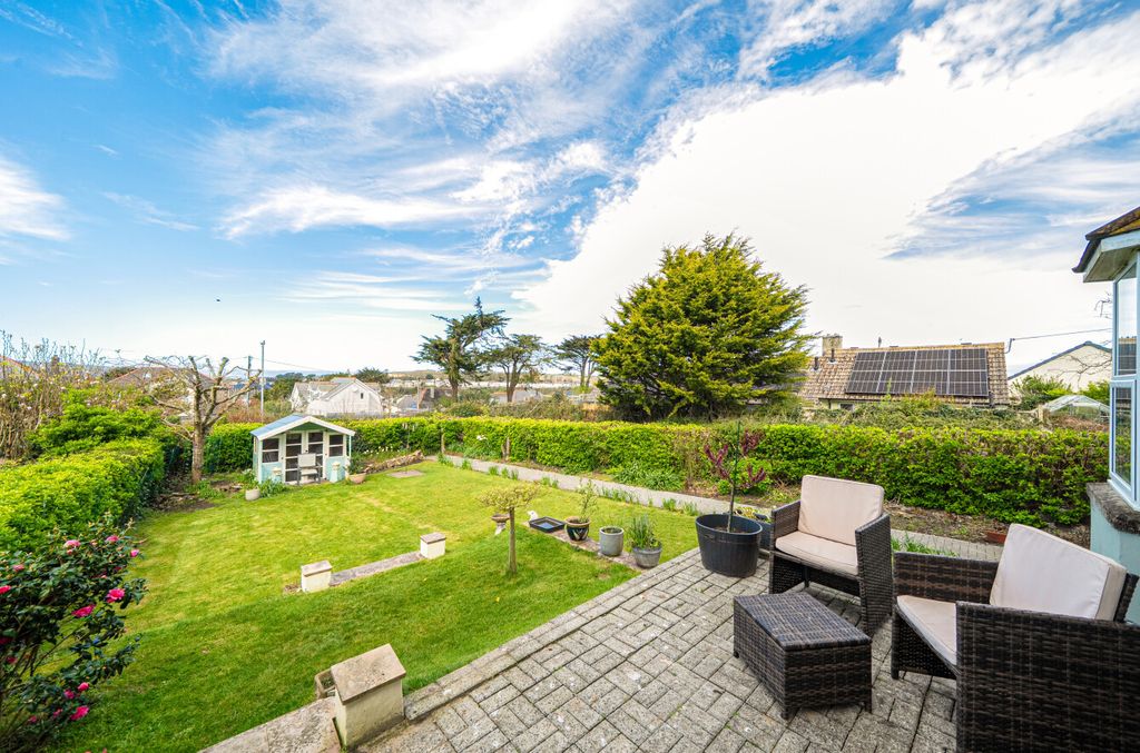 Property photo 2 of 43 1436702-39-69cc29...