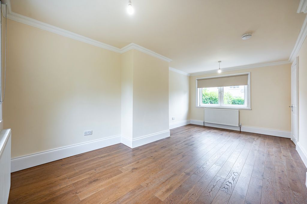Property photo 3 of 31