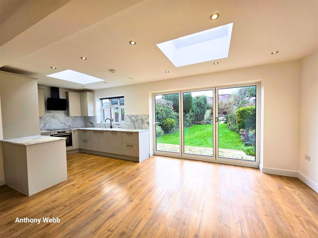 Property photo 2 of 20 Kitchen/Diner