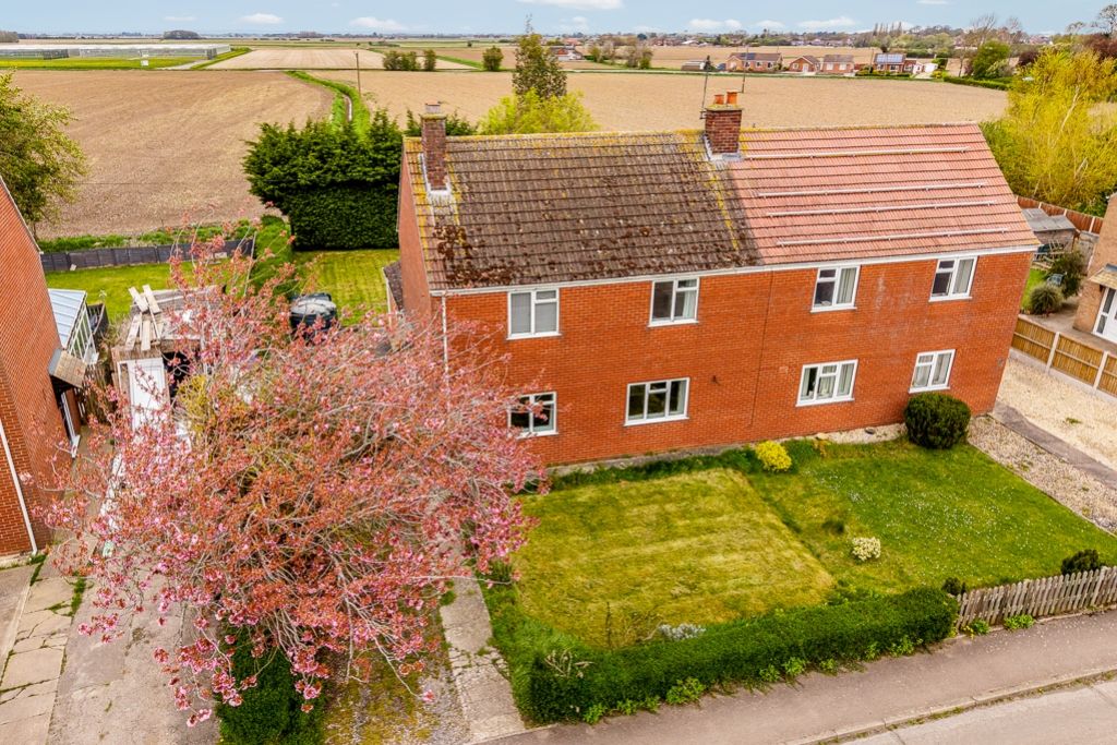 Property photo 1 of 30 8 Bede Crescent (Benington)-2