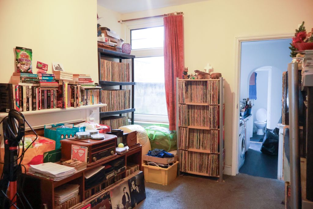 Property photo 3 of 18