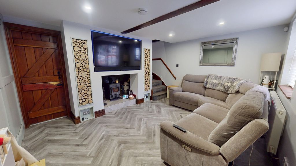Property photo 3 of 31 3959257