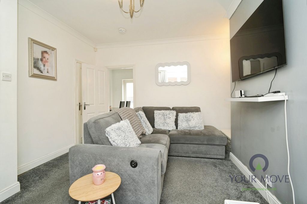 Property photo 3 of 8 Pbox-Img.Jpg