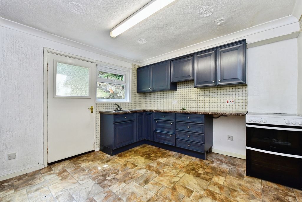 Property photo 3 of 16 Photo