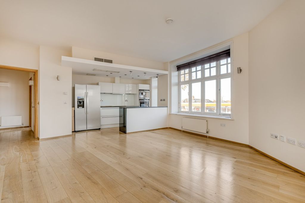 Property photo 3 of 10