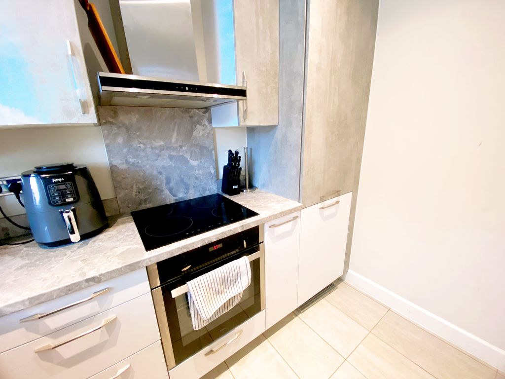 Property photo 2 of 14 Bedroom 1