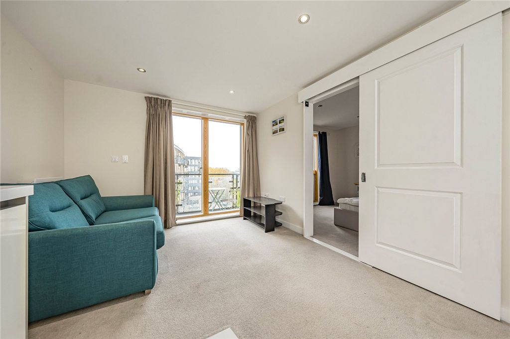 Property photo 3 of 11 Picture No. 17