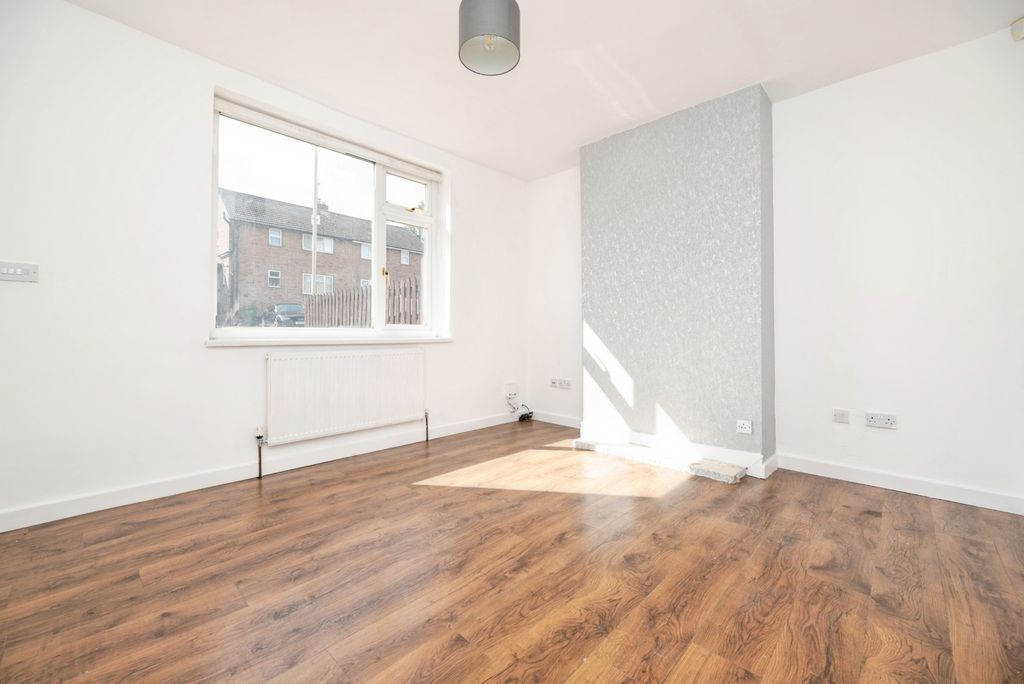 Property photo 3 of 21 Pbox-Img.Jpg