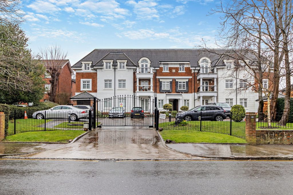 Property photo 1 of 12