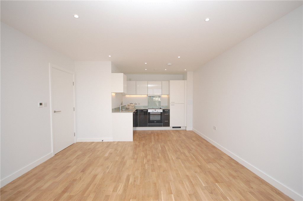 Property photo 3 of 17 Picture No. 01