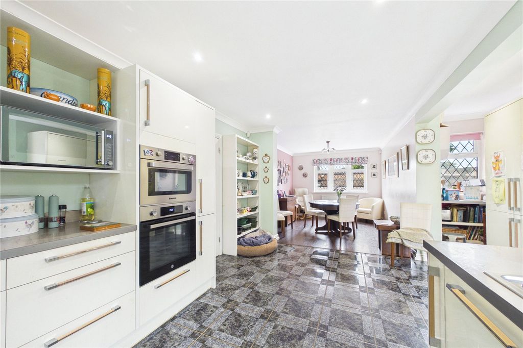 Property photo 2 of 21 Kitchen/Diner