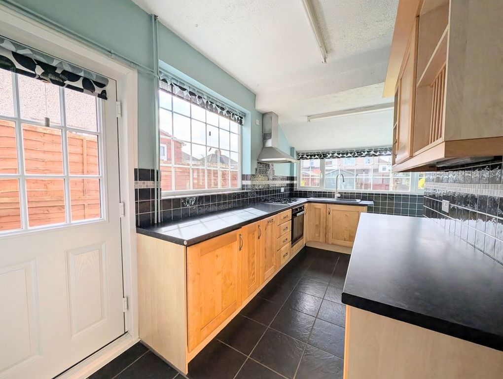 Property photo 2 of 21 Kitchen