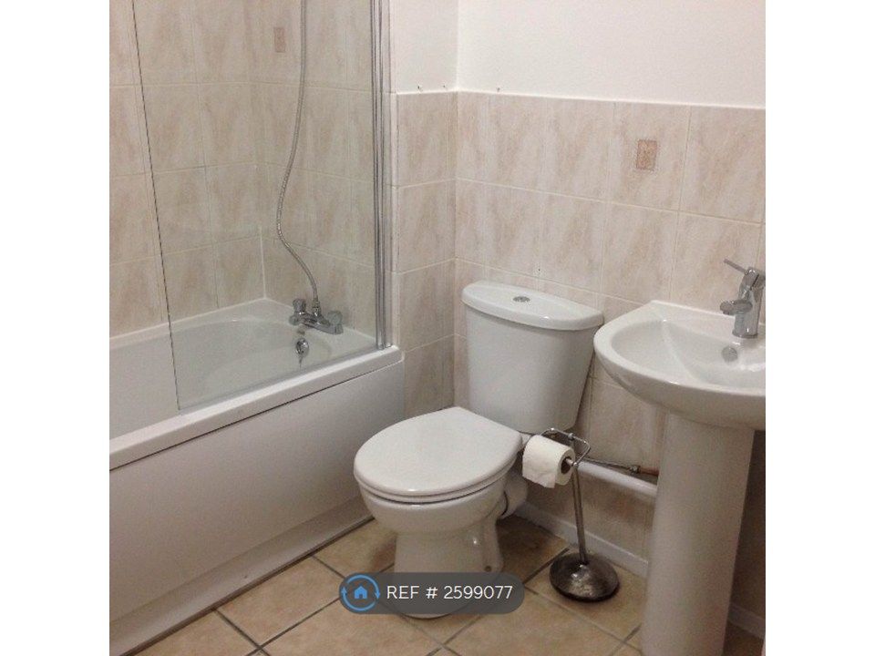 Property photo 1 of 5 Bathroom Before Renovation
