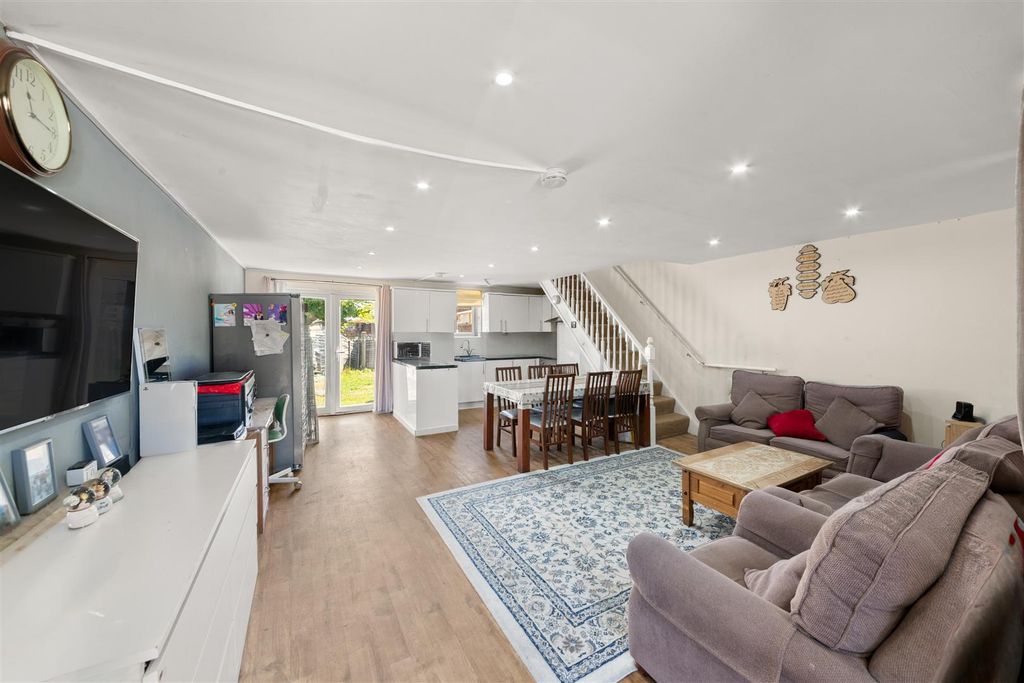 Property photo 2 of 15 1