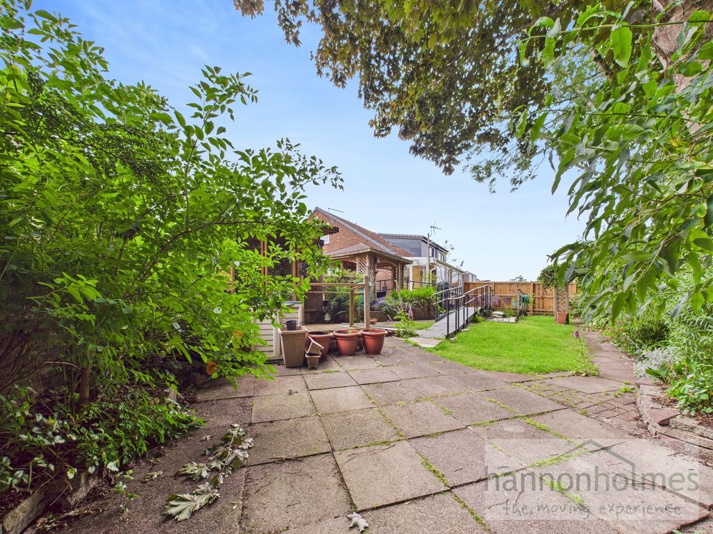 Property photo 3 of 36 Cam05283G0-Pr0065-Still007
