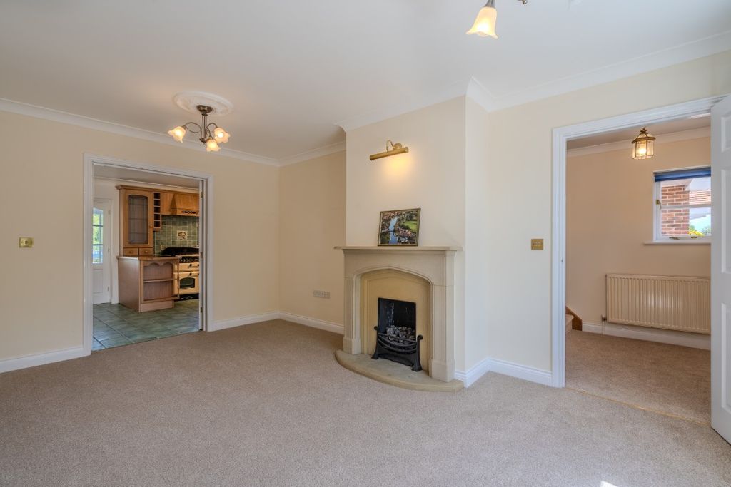 Property photo 2 of 25