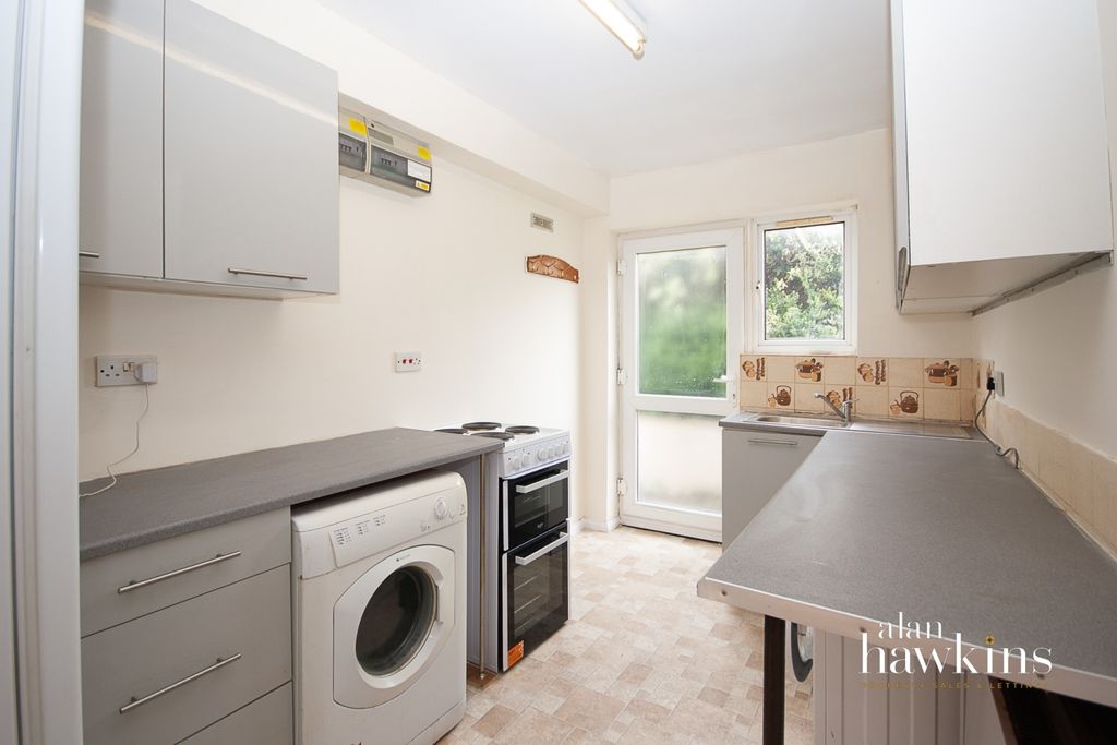 Property photo 2 of 6 Trbnowm-42