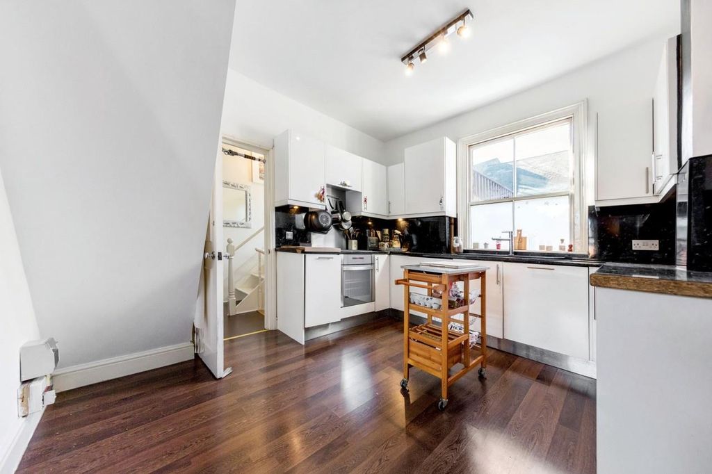 Property photo 2 of 9