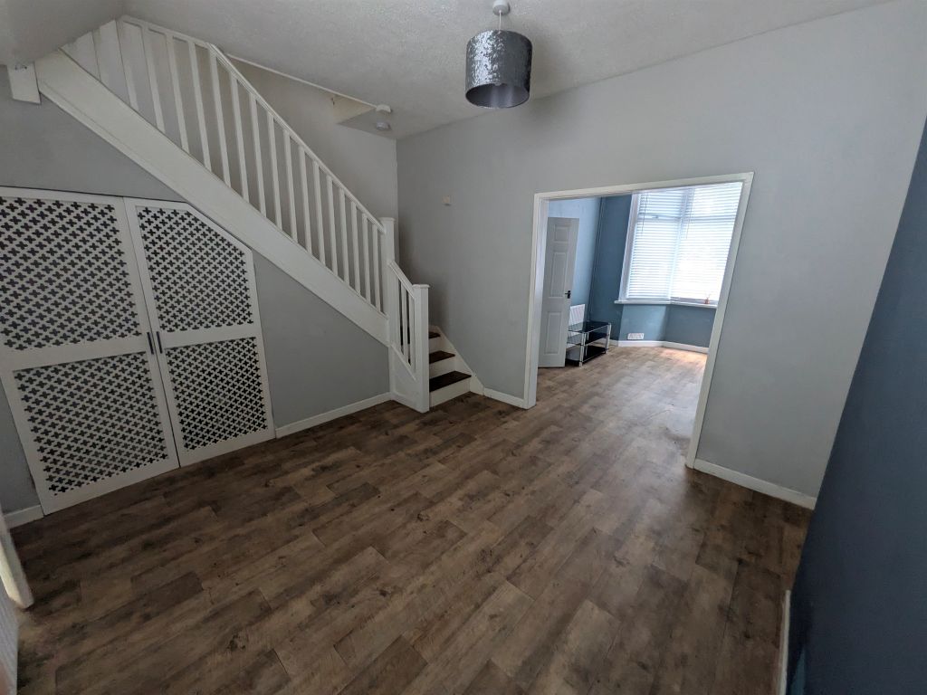 Property photo 2 of 28