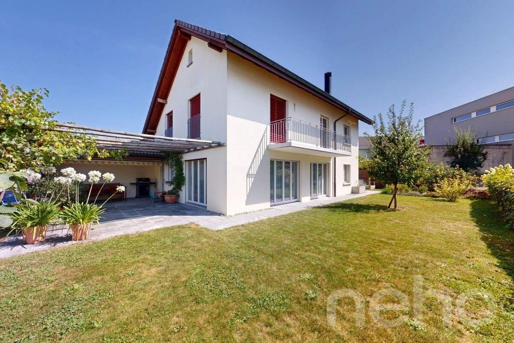 Property photo 3 of 12