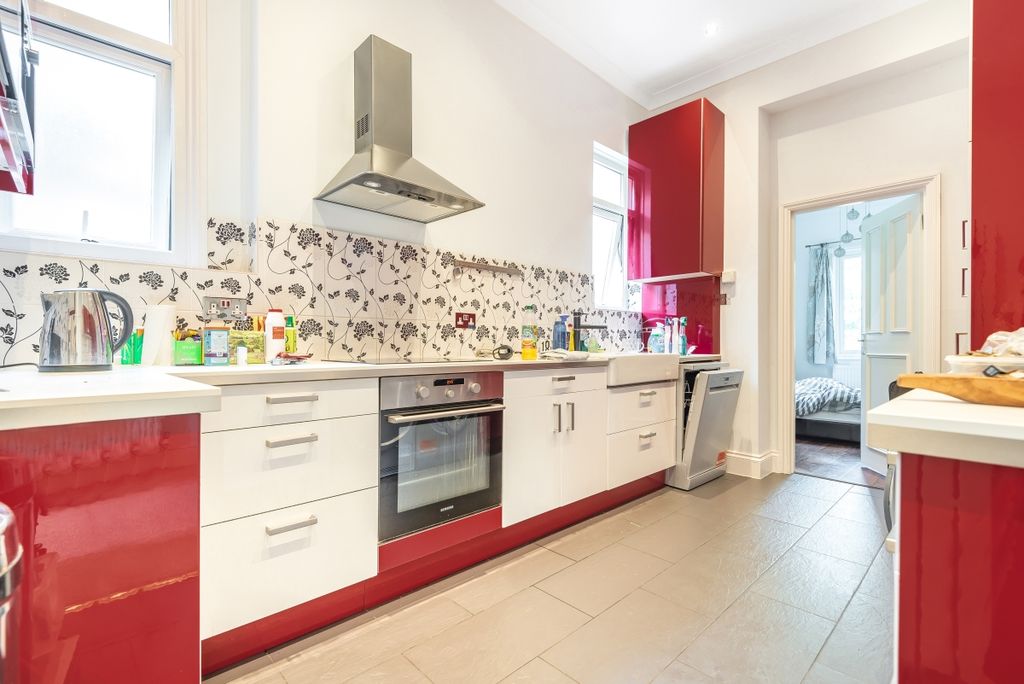 Property photo 2 of 10 652404 (4)